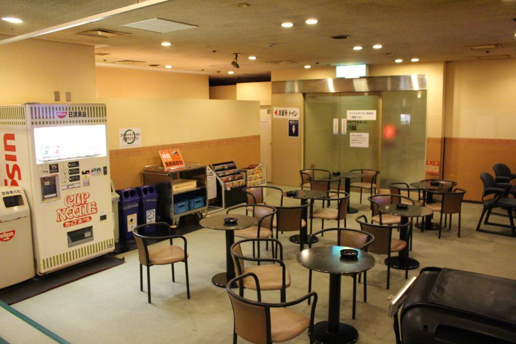 Capsule Hotel Asahi Plaza Shinsaibashi Osaka Exterior foto