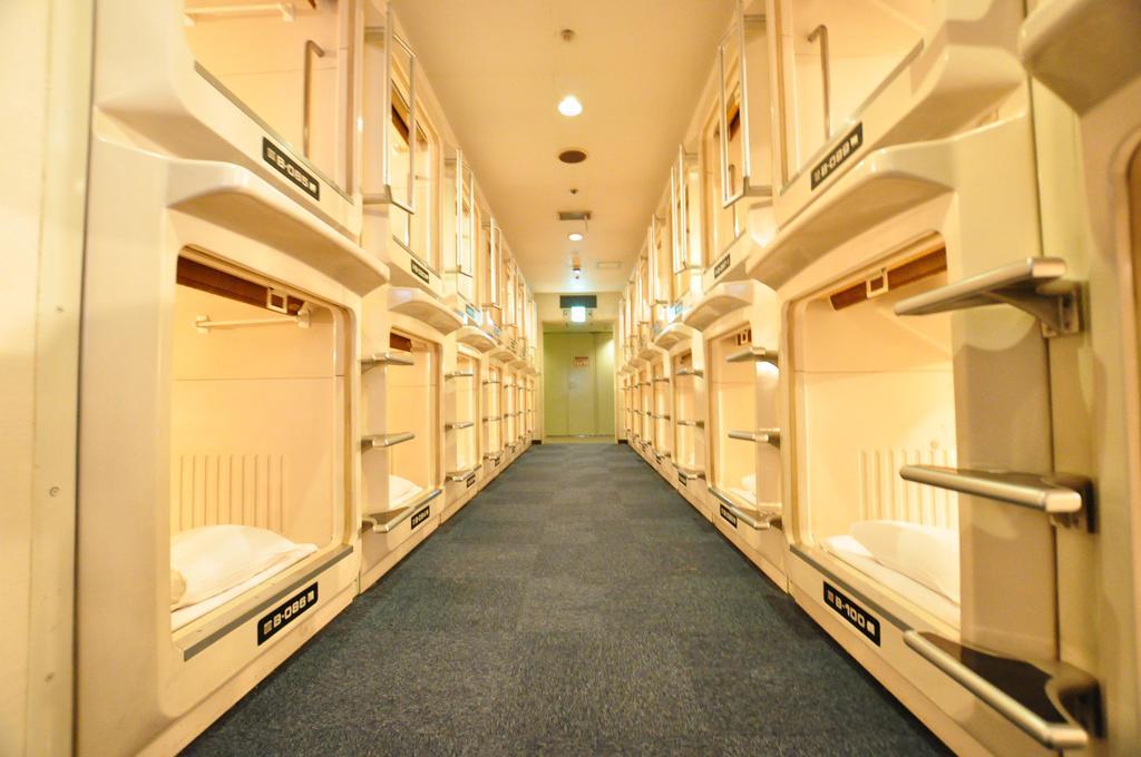 Capsule Hotel Asahi Plaza Shinsaibashi Osaka Exterior foto