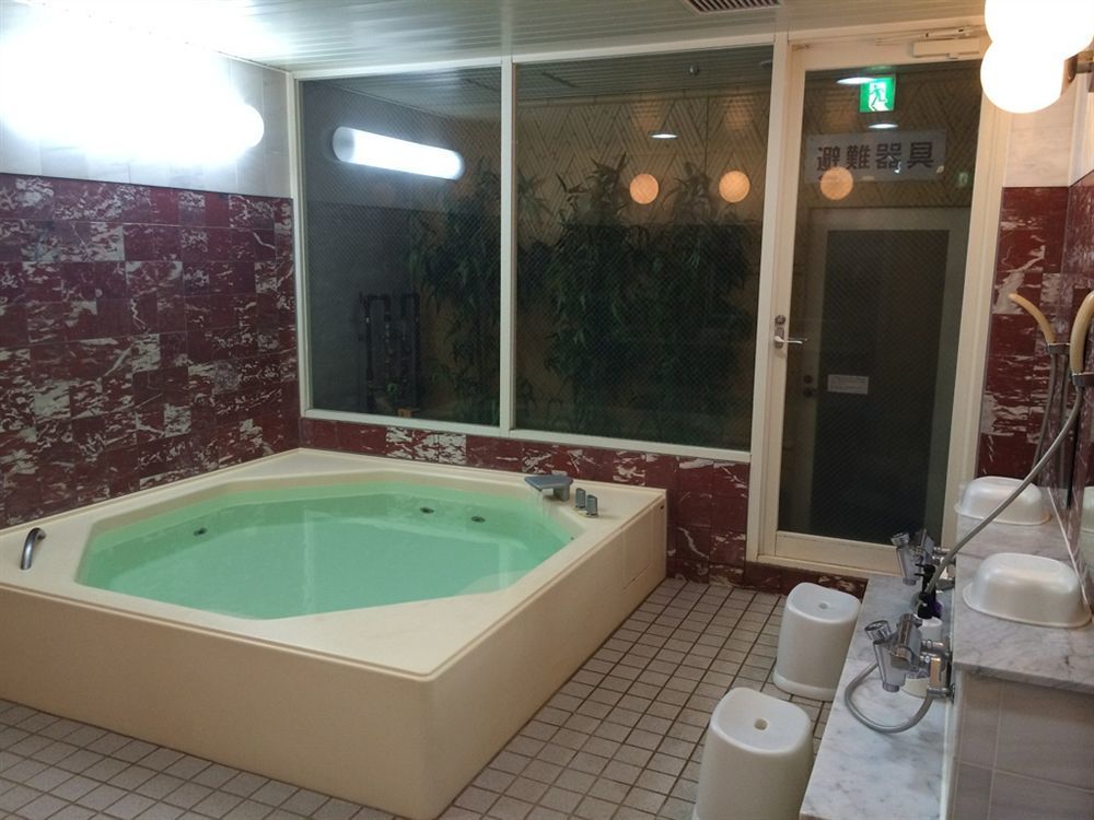 Capsule Hotel Asahi Plaza Shinsaibashi Osaka Exterior foto