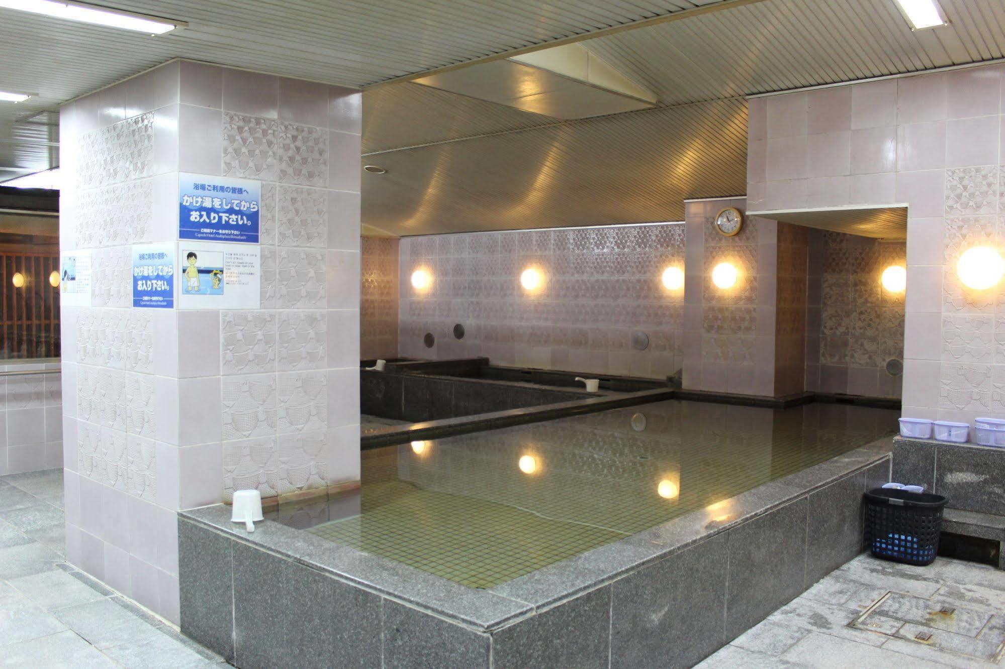 Capsule Hotel Asahi Plaza Shinsaibashi Osaka Exterior foto