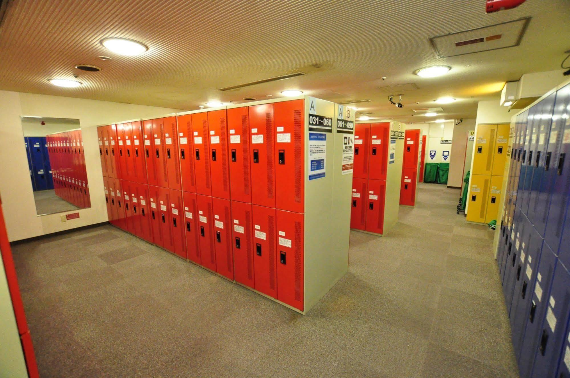 Capsule Hotel Asahi Plaza Shinsaibashi Osaka Exterior foto