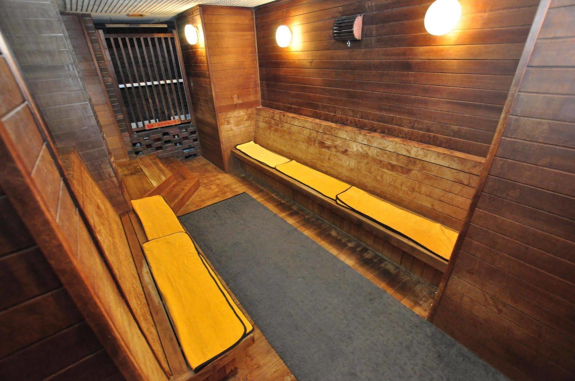 Capsule Hotel Asahi Plaza Shinsaibashi Osaka Exterior foto