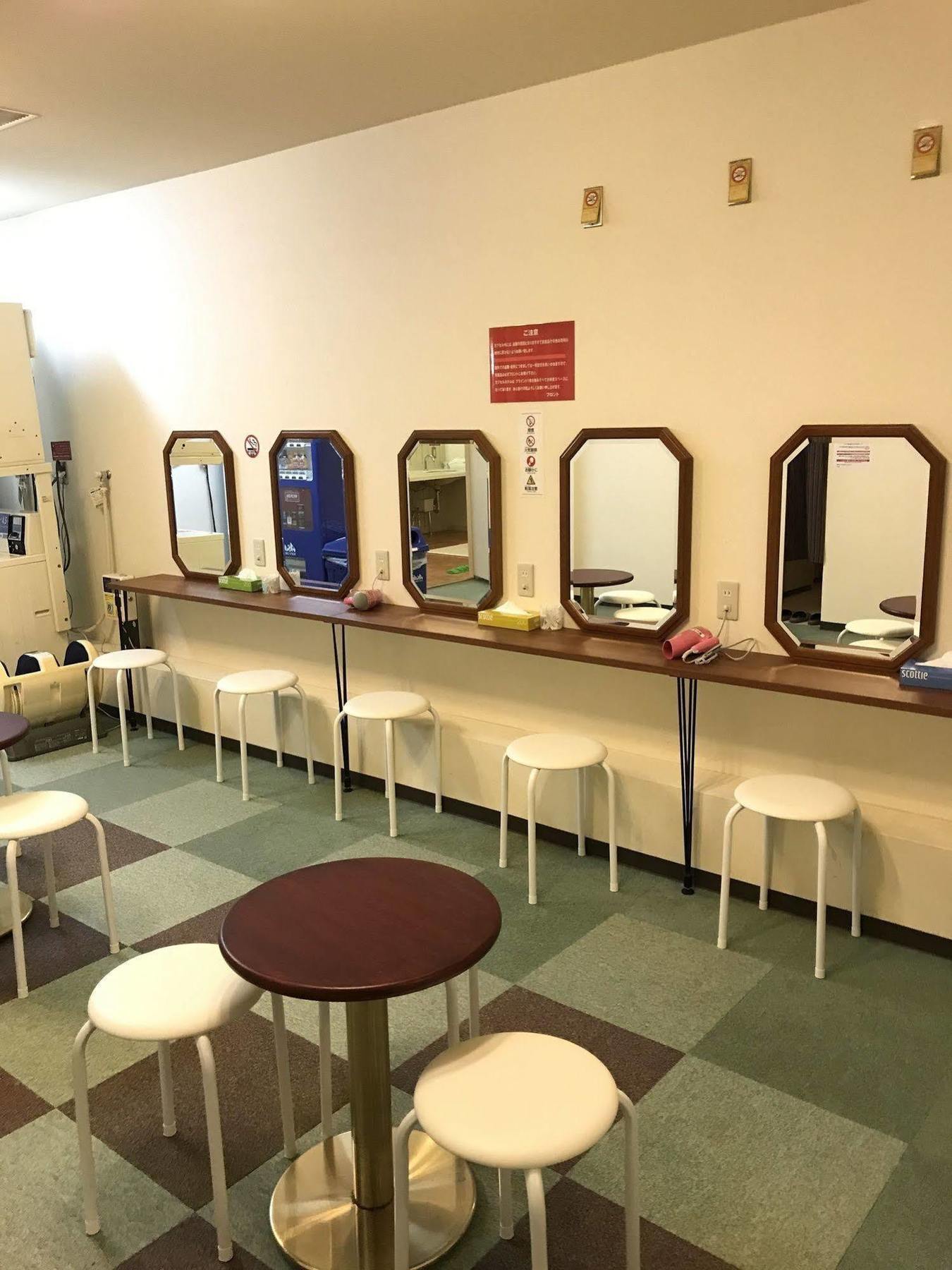 Capsule Hotel Asahi Plaza Shinsaibashi Osaka Exterior foto