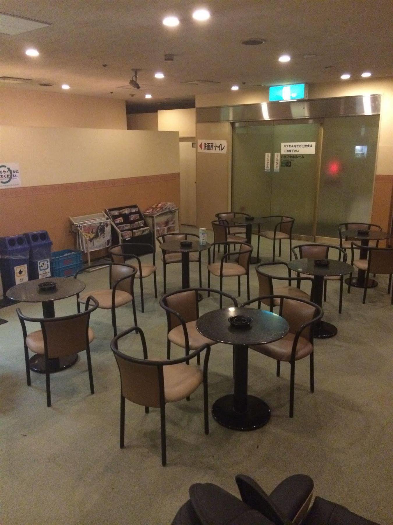 Capsule Hotel Asahi Plaza Shinsaibashi Osaka Exterior foto