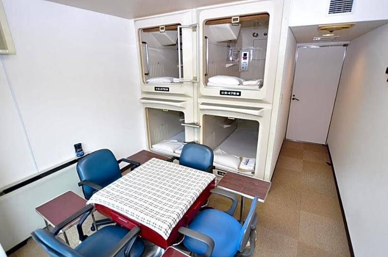 Capsule Hotel Asahi Plaza Shinsaibashi Osaka Exterior foto